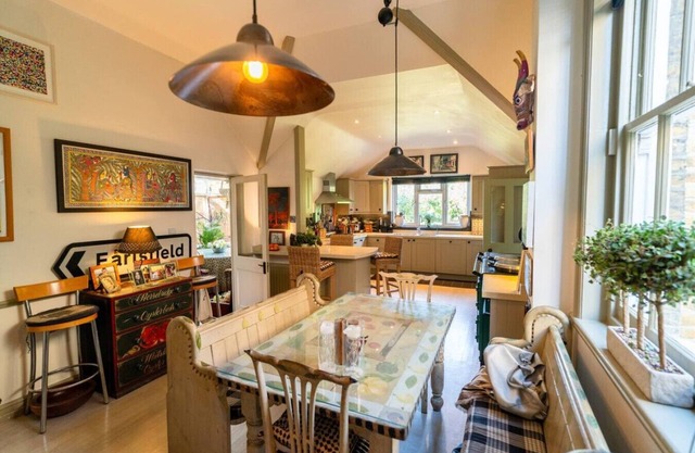 Retro-Chic Oasis in London