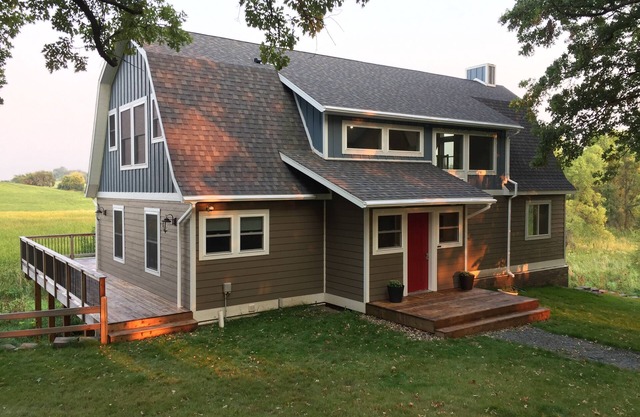 Reunions & Groups. Open space inside & out. Yoga loft. 45 acres. Scenic. Quiet.
