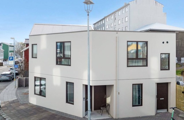 Reykjavik Luxury Hotel Apartment KARTULI