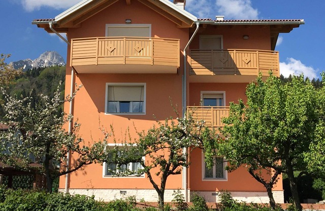 RIALZATO FLOOR APARTMENT IN NEW RESTRUCTURING HOUSE WITH LARGE GARDEN