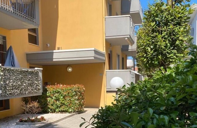 Riccione Alba, Vicino al Mare Affittasi Appartamento Estivo :