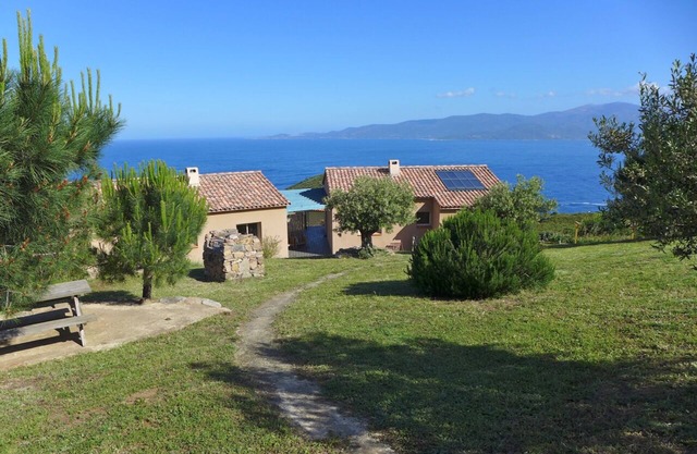 Ricciu cottage, ecological label and 3 ears of corn, sea and mountain views