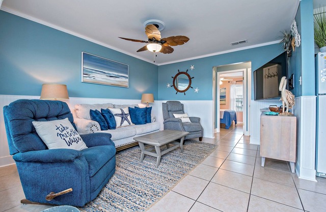 Ride the TIDE at Beachside Manor! 2Bd, 1B with Free Parking! Steps to the Sand!