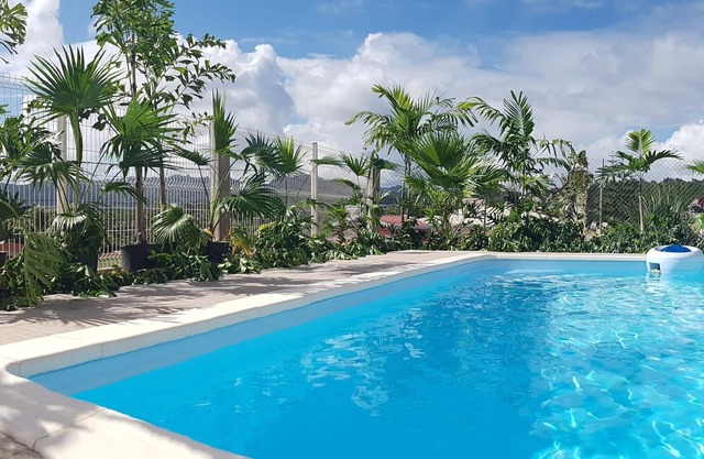 RISING SUN VILLA, AIR CONDITIONED, WIFI, (PRIVATE POOL AND JACUZZI OPTIONAL)
