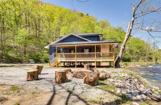 River Escape River Front Cabin