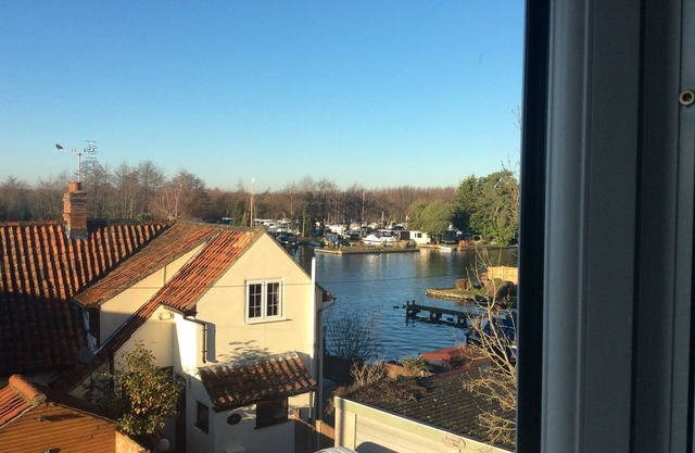 River view apartment Horning Norfolk Broads.