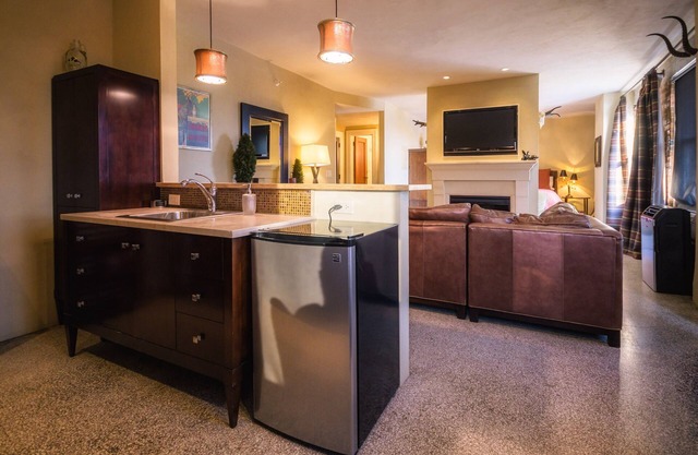 River View Condo in the Wilma