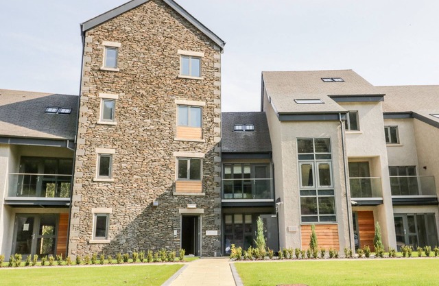 RIVER VIEW, romantic in Backbarrow