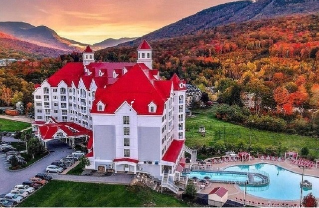 River Walk Resort at Loon w/balcony & mount/river view, VIP floor, studio
