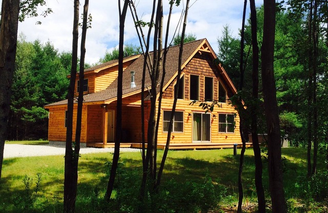 Riverfront Ski Chalet Cabin only minutes to Sunday River Resort & Trails Galore!