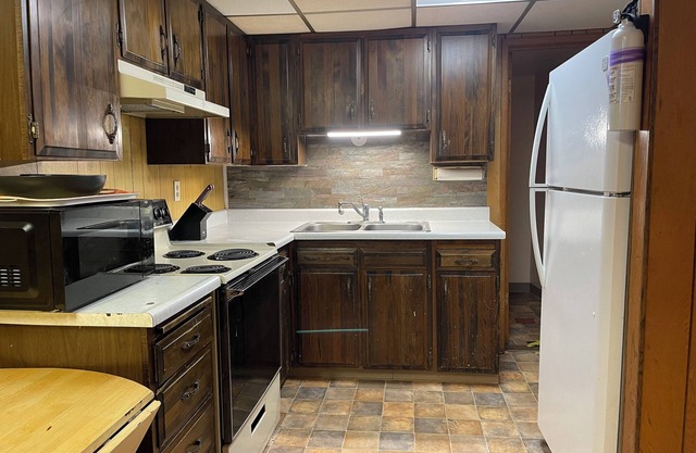 Riverfront, super convenient, walk to cultural/dining centers, well kept, comfy