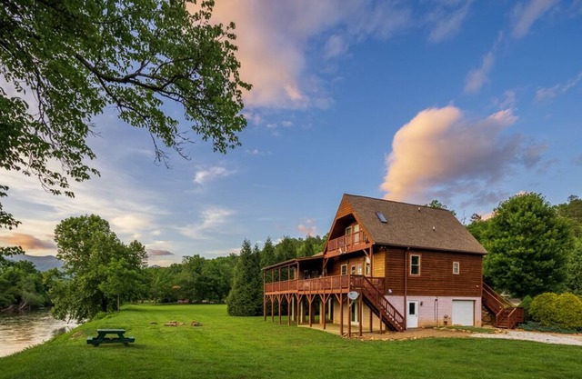 Rivers Whisper Your Mountain Getaway Retreat