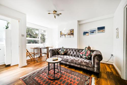 Riverside 1 bed Flat in the Heart of Kingston