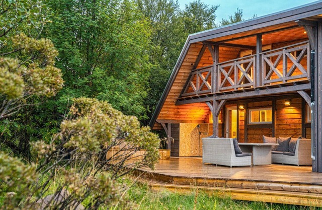 Riverside Cabin | Hot Tub, Fishing & Relaxing Escape