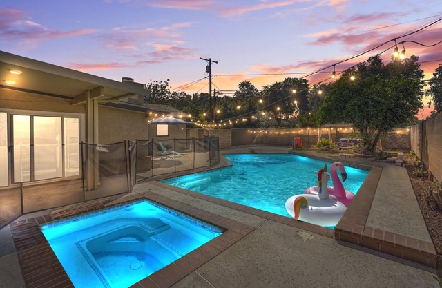 Riverside Retreat: Pool - Hot Tub - Game Room & Fire Pit!