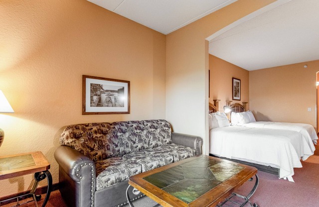 Riverside studio with private balcony, on-site golf and balcony