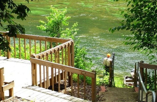 Riverside Vacation Home WHITE RIVER! by BULL SHOALS DAM & LAKE!