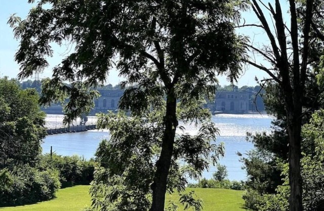 Riverview Orchard 1: Mississippi River & Dam View