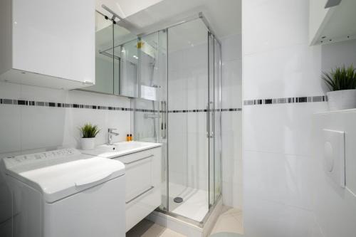 Rives d'or 2, Beautiful beachfront studio, beach access, AC