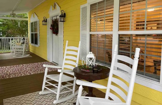 ROCK ISLAND HIDEAWAY!