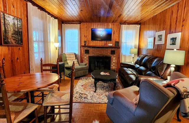 Roddy's Roost Lakefront Cabin - Hot Springs ARn