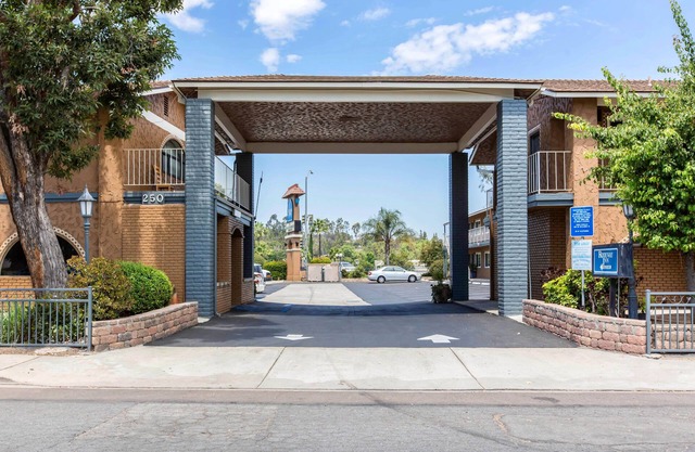 Rodeway Inn Escondido Downtown