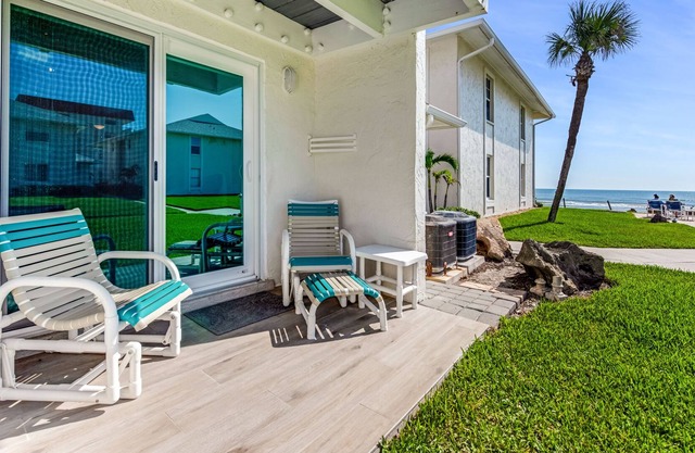 Romantic Beachfront Condo - 10 mins from Flagler Ave