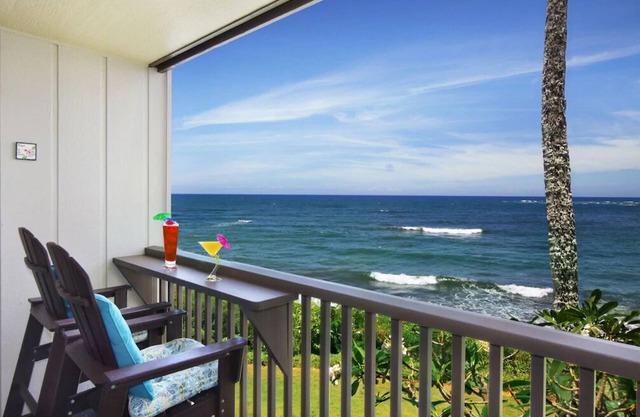 Romantic & Breathtaking Oceanfront Kauai Condo