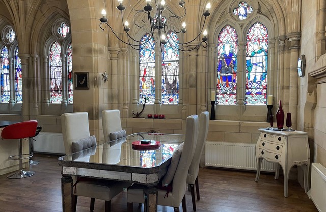 Romantic getaway at St Andrew's Chapel - stunning 2 bedroom apartment