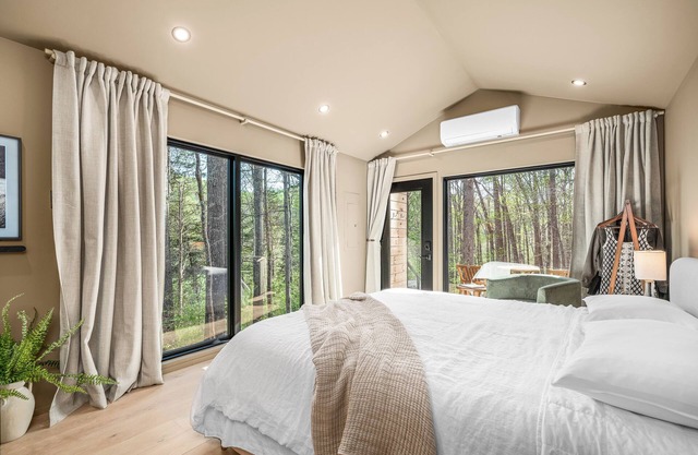 Romantic Getaway Hot Tub Fire Pit Cozy Cabin Vibes