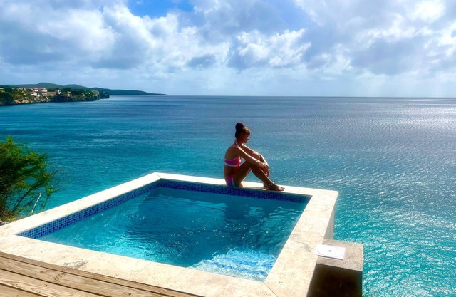 Romantic getaway on the Caribbean with private plunge pool.