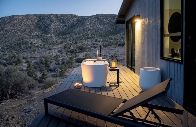 Romantic, Luxury Off-Grid Pioneertown Escape with Hot Tub · The Glass Cabin