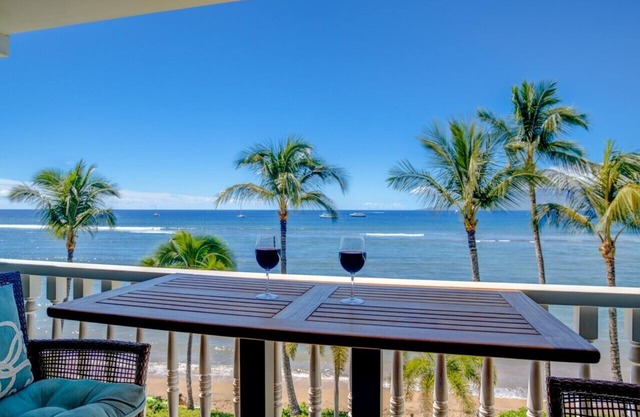 Romantic Oceanfront Condo at Lahaina Shores with Sweeping Ocean Views