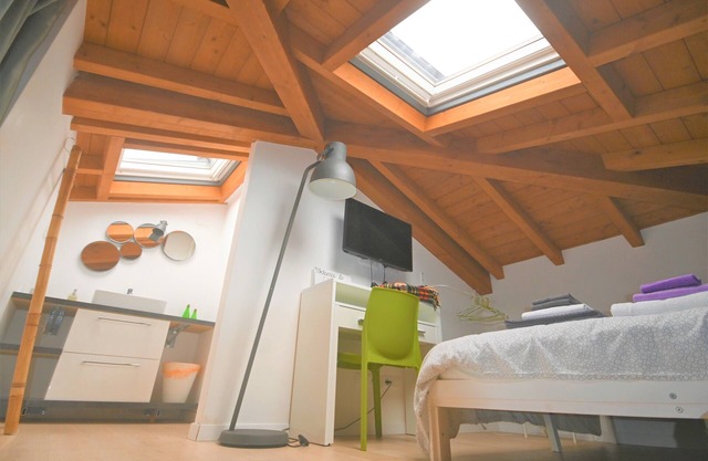 Romantic Room IN Central Rome