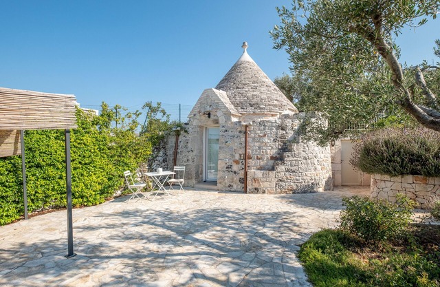 Romantic trullo with terrace and pool in the Itria Valley