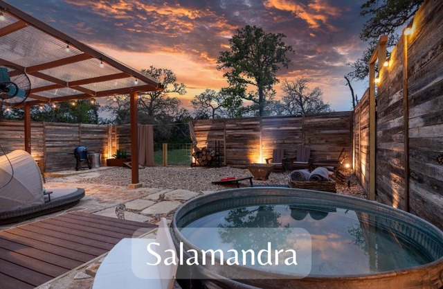 Romantic Tiny Luxury Retreat w heated pool, sauna n outdoor shower in Wimberley 10 acres