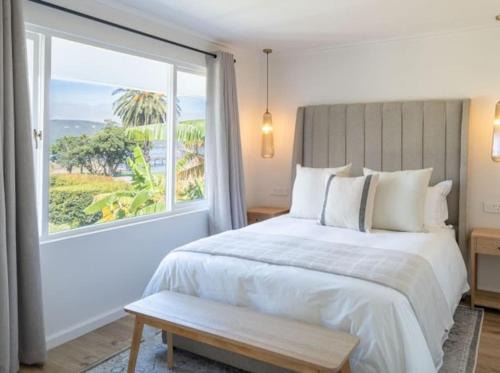 Romantic Villa2 Getaway - beautiful views, kolkol, wifi and back up SOLAR