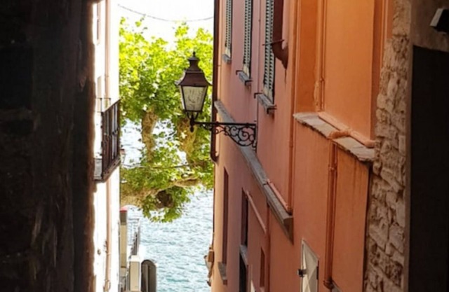 Romantic village house on Lake Como (I SCALITT)