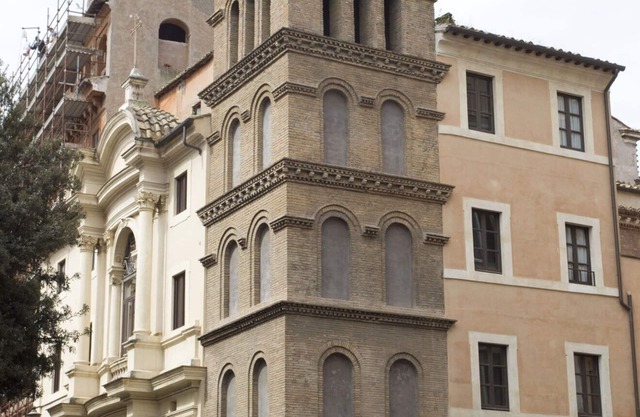 Rome: Historical city center of Rome apartment in a historic house: year, 1562. Two bedrooms, 2 bathrooms, air conditioning, WiFi, renovated in 2009.