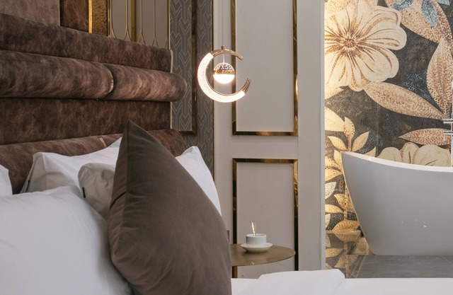 Romeo Hotel Linh Dam 1 - by BAY LUXURY