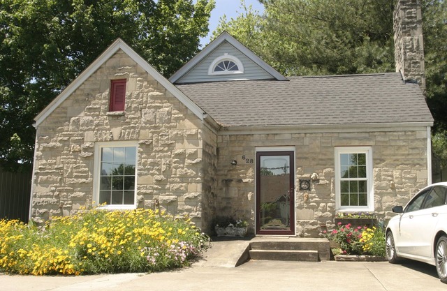 Ron & Orline's Home, park at the door & use our EV 50 amp charger
