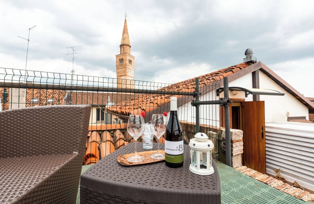 (Rooftop) Campanile View, Central & Elegant