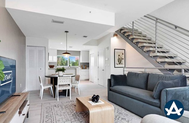 Rooftop | Hot Tub | Near Beach | 6BR | Harding Ave