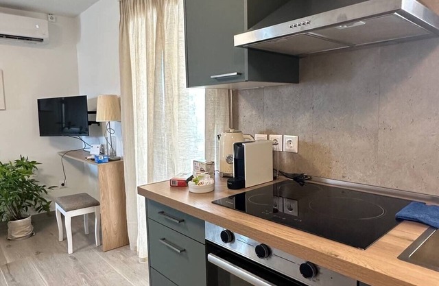 ROOFTOP IN PSYRRI- 360 Athens View