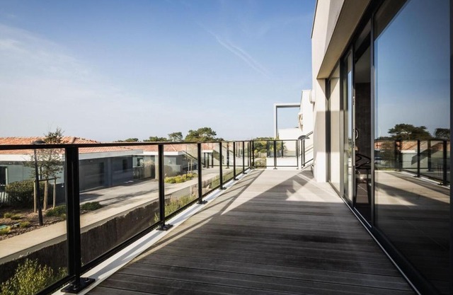 ROOFTOP KEYWEEK Modern apartment with terrasse and sea views in Anglet