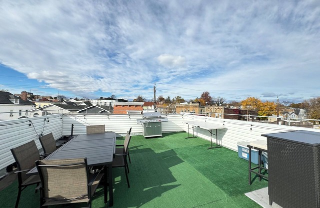 ROOFTOP VIEWS OF NYC+FREE Parking+Washer&Dryer