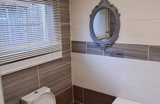 Room 2 - with Bathtub
