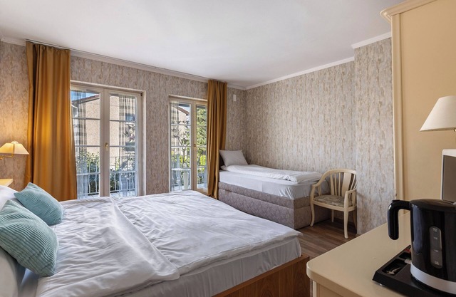 Room '3-Bett Ohne Seeblick' with Shared Terrace, Balcony and Wi-Fi