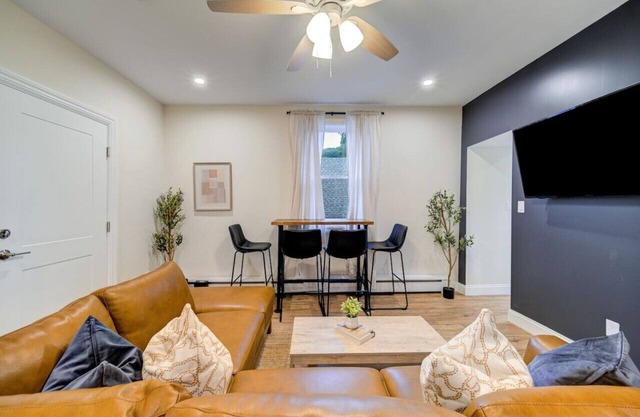 Room for Everyone: Spacious 6BR West Point Retreat