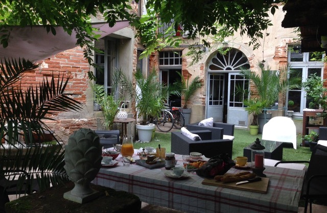room in Bed and Breakfast in the City Center of Moissac